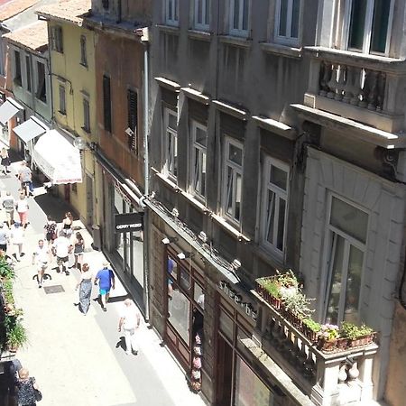 Pula Center Old Town Apartments And Rooms Екстериор снимка
