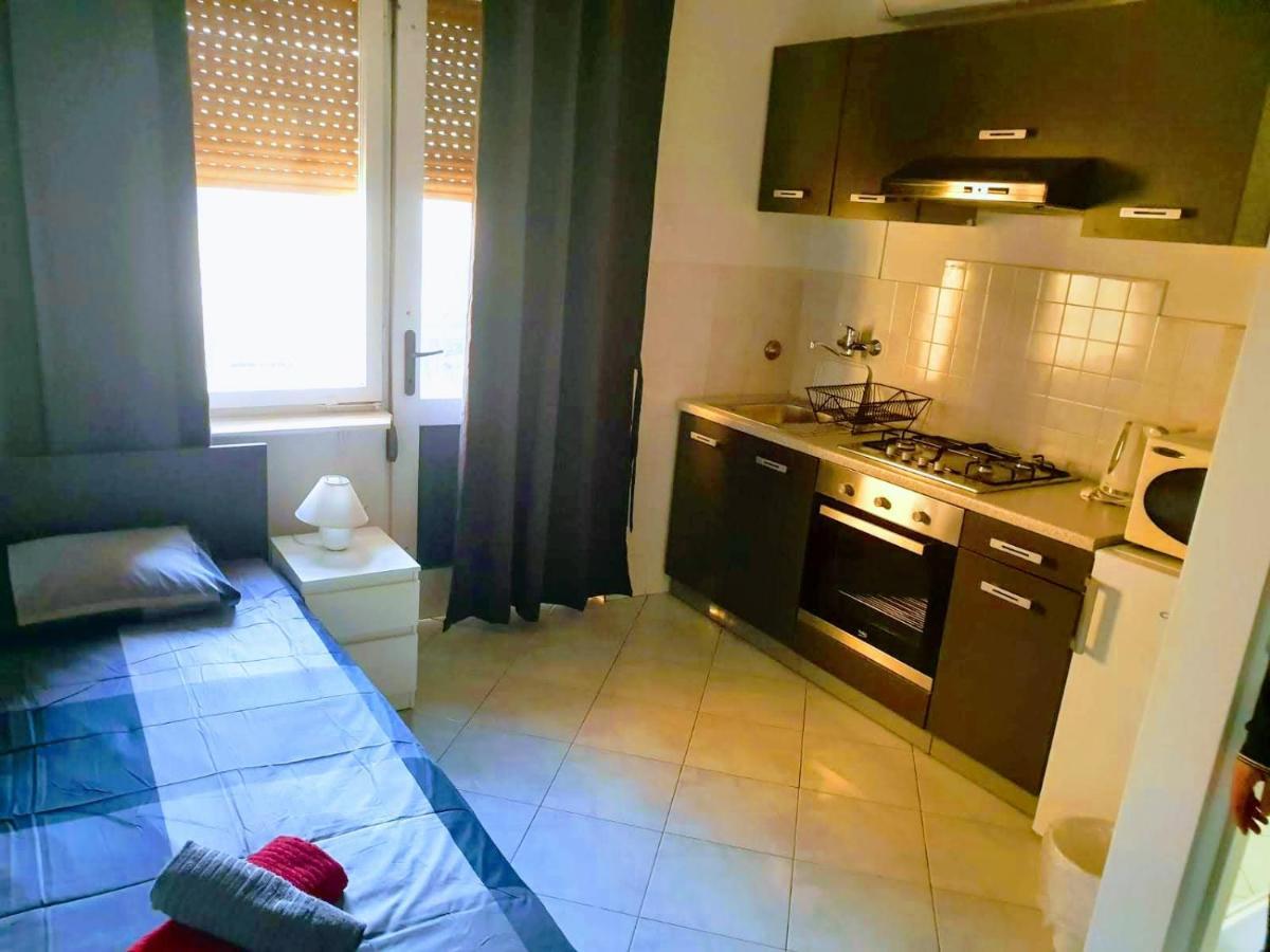 Pula Center Old Town Apartments And Rooms Екстериор снимка