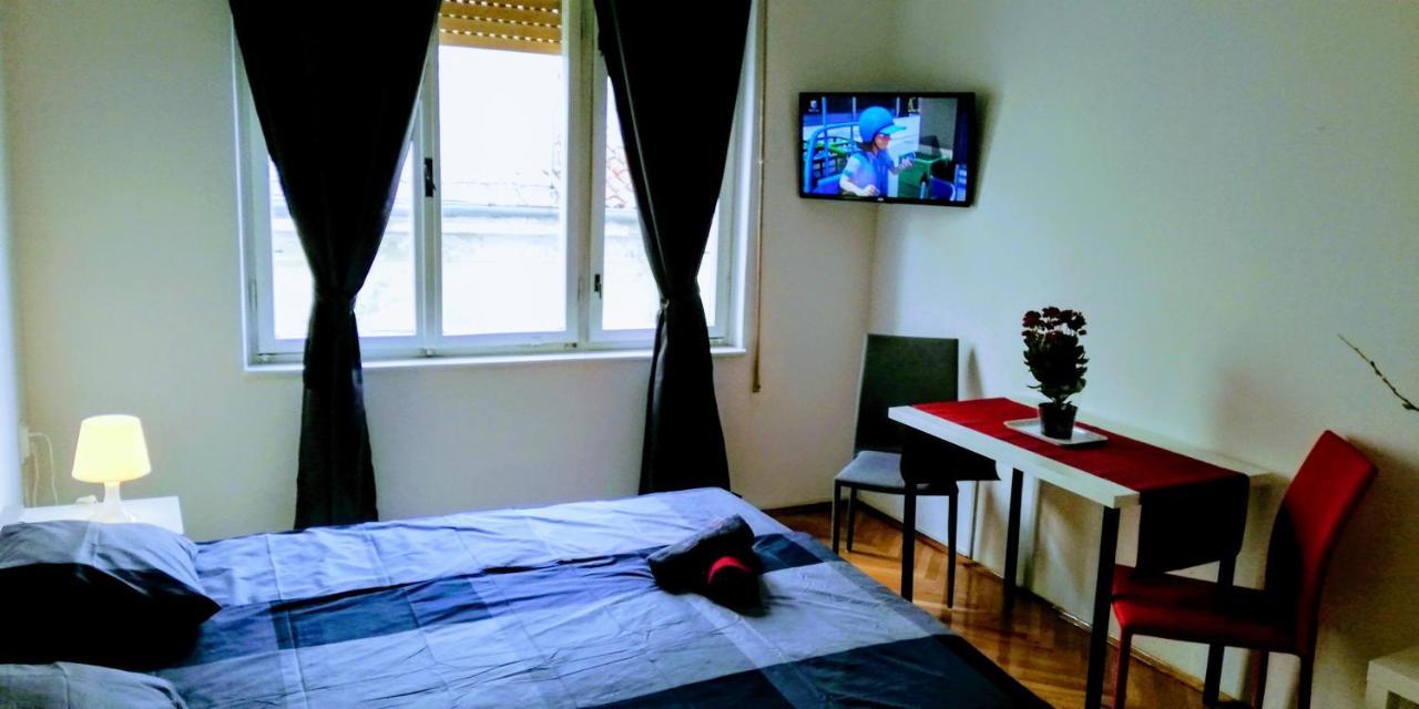 Pula Center Old Town Apartments And Rooms Екстериор снимка