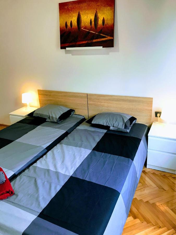 Pula Center Old Town Apartments And Rooms Екстериор снимка
